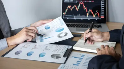 M1 Finance vs. Stash: Comparing Investment Choices and Costs